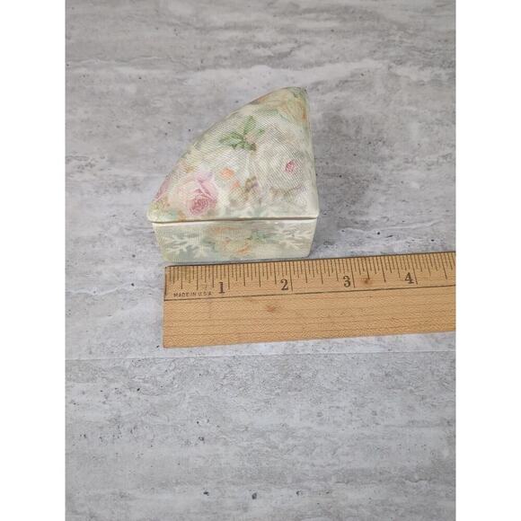 1910 Antique ROYAL BAYREUTH, Bavaria ROSE TAPESTRY, Small Trinket Dish, Triangle - Picture 10 of 12